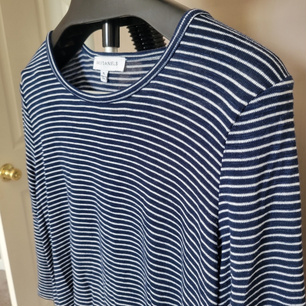 Pretty, light and airy navy and white striped summer sweater, Size PL